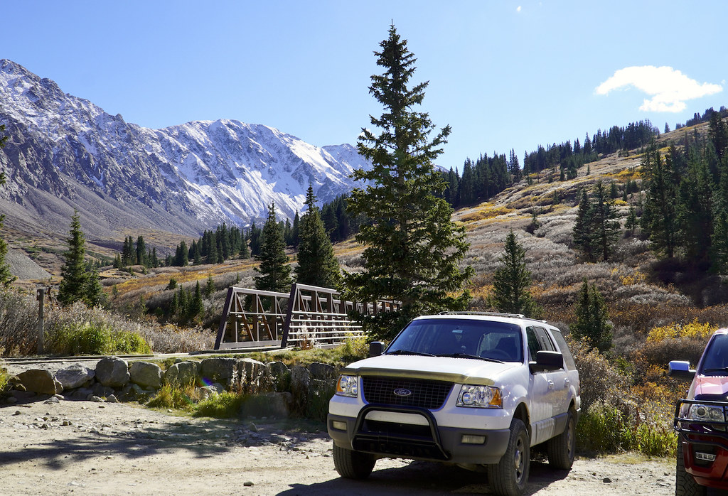 Parked at Stephen's Gulch, Mount Edwards visible in the background. {768x524}